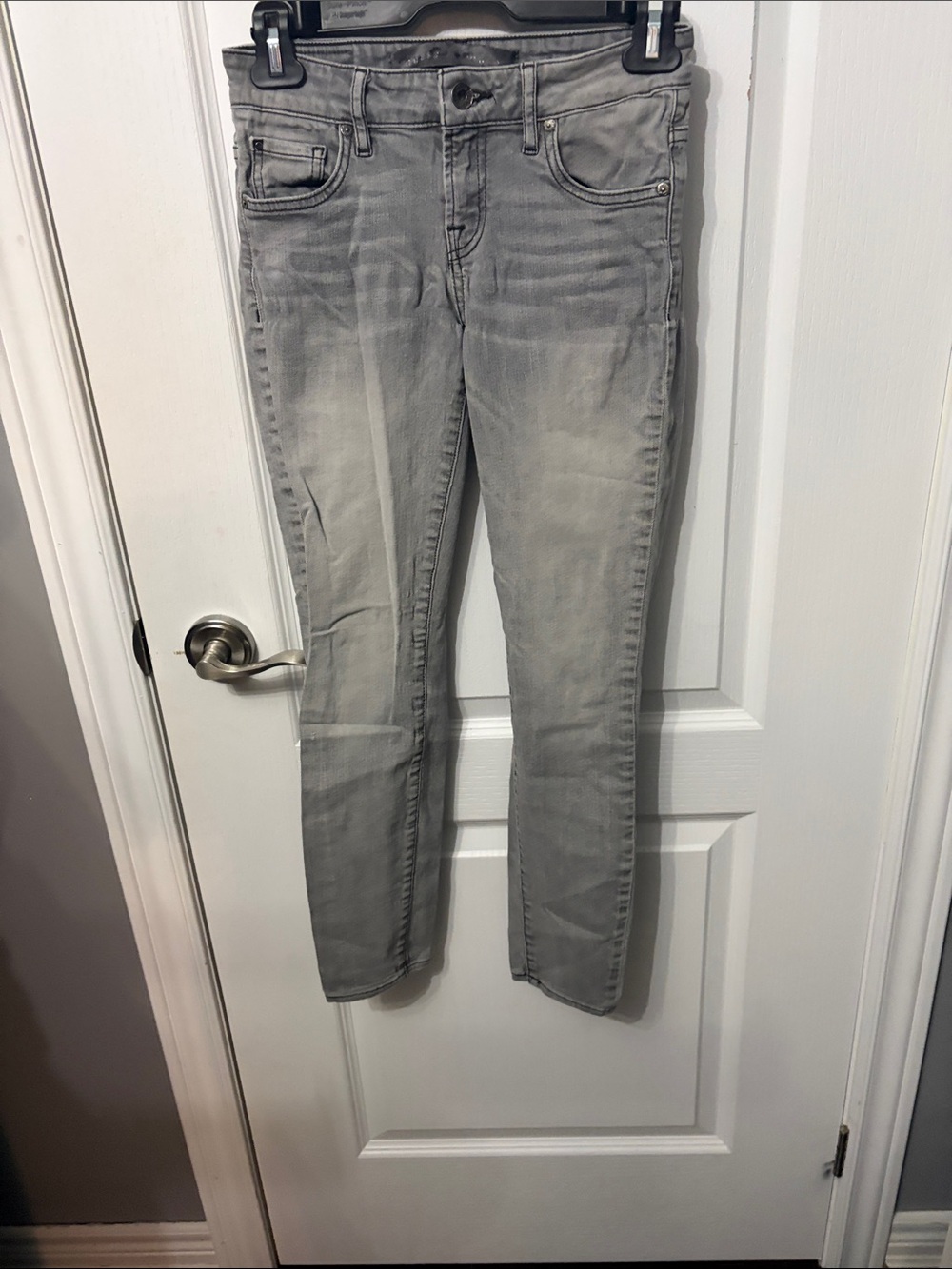 Guess Women's Light Gray Skinny Jeans